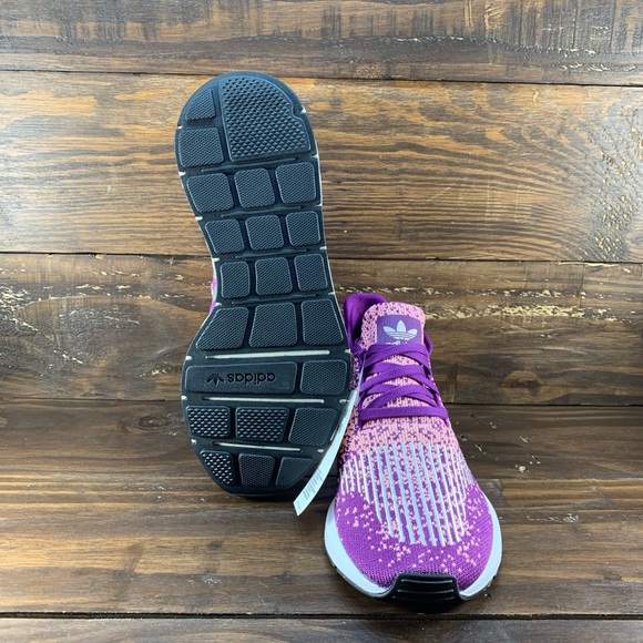 ADIDAS SWIFT RUN WOMENS SHOES - Picture 8 of 10